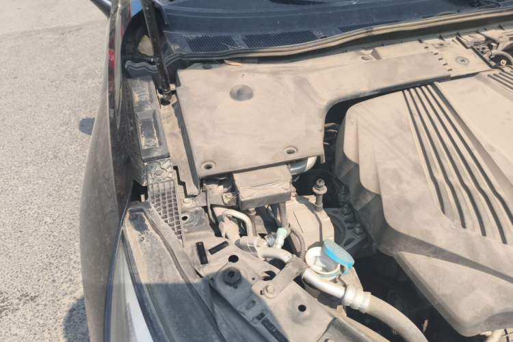 Used Hongqi H5 2019 30TD Dynamic Edition Engine Bay Right