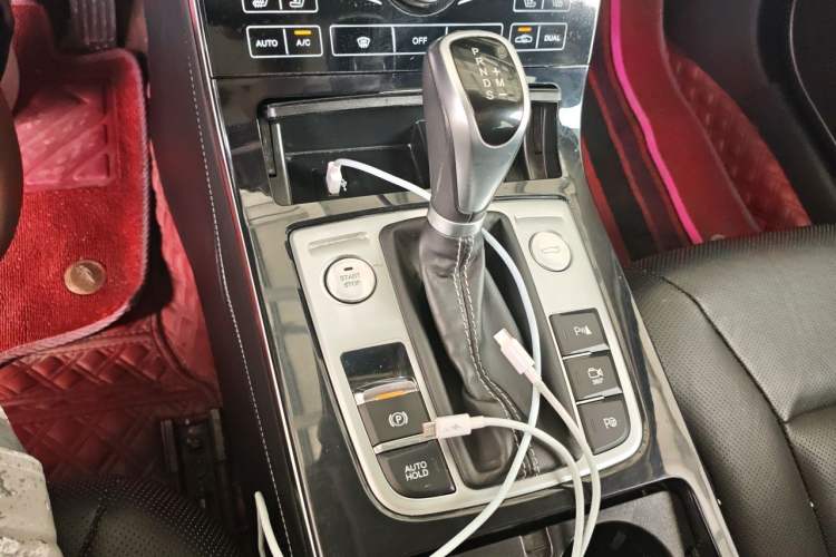 Used Hongqi H5 2019 30TD Smart Connect Dynamic Edition Gear Lever
