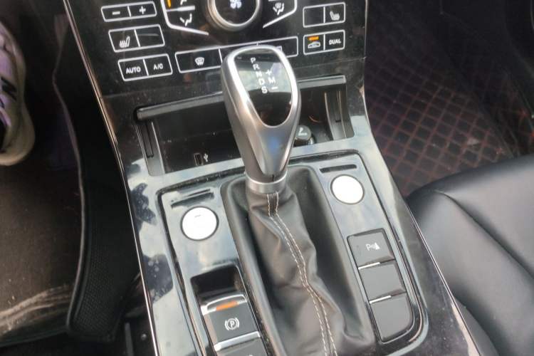 Used Hongqi H5 2019 30TD Smart Connect Dynamic Edition Gear Lever