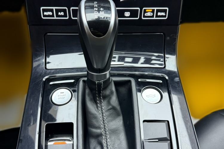 Used Hongqi H5 2019 30TD Dynamic Edition Gear Lever
