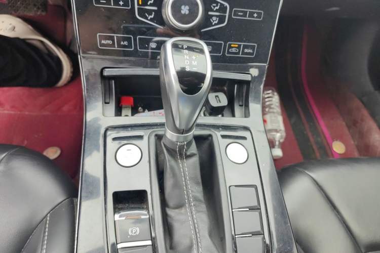 Used Hongqi H5 2019 30TD Dynamic Edition Gear Lever