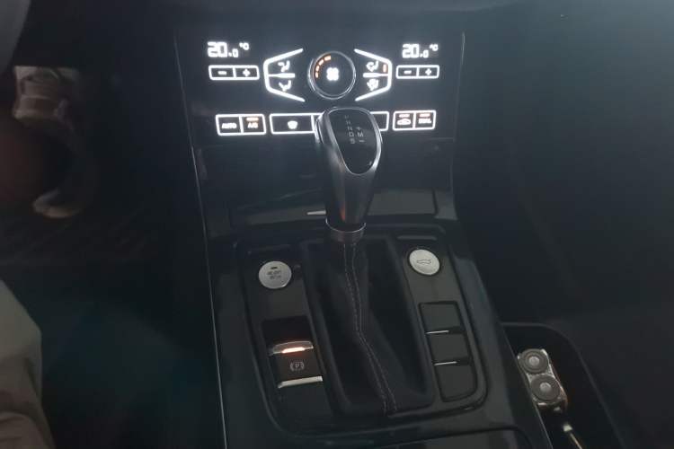 Used Hongqi H5 2019 30TD Dynamic Edition Gear Lever