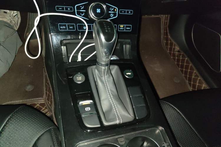 Used Hongqi H5 2019 30TD Dynamic Edition Gear Lever