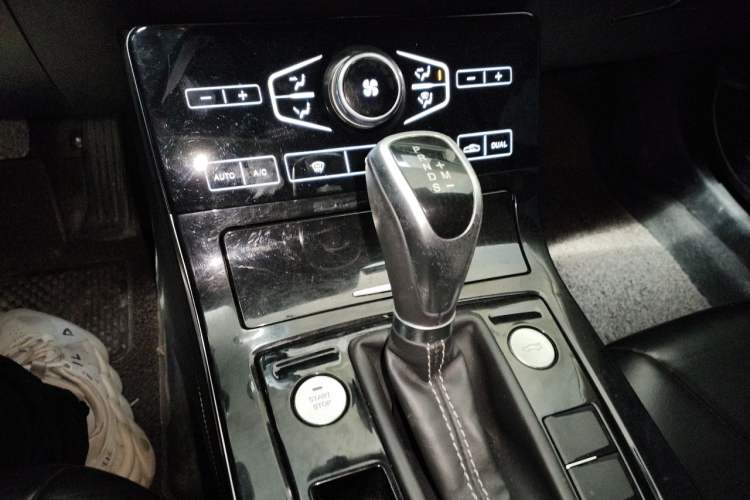 Used Hongqi H5 2019 30TD Smart Connect Dynamic Edition Gear Lever