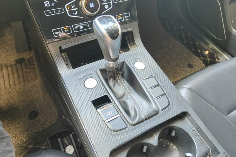 Used Hongqi H5 2019 30TD Dynamic Edition Gear Lever