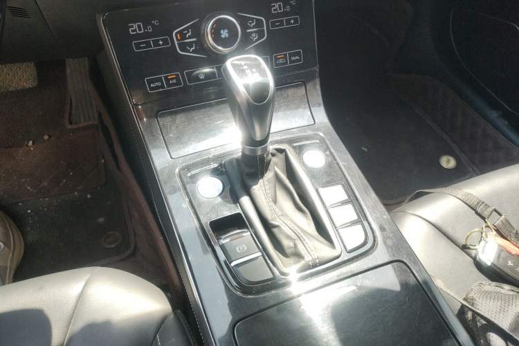 Used Hongqi H5 2019 30TD Smart Connect Dynamic Edition Gear Lever