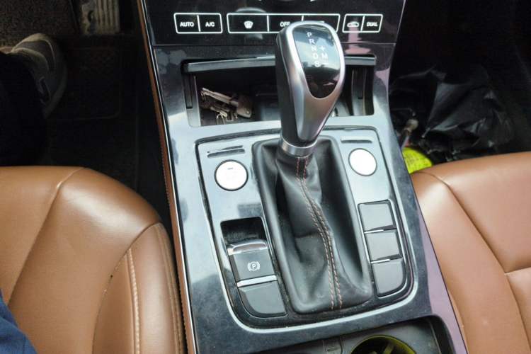 Used Hongqi H5 2019 30TD Dynamic Edition Gear Lever