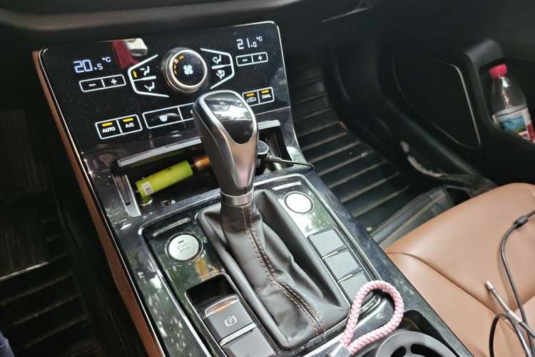 Used Hongqi H5 2019 30TD Dynamic Edition Gear Lever