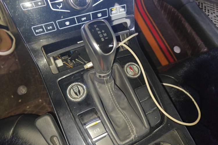 Used Hongqi H5 2019 30TD Smart Connect Dynamic Edition Gear Lever