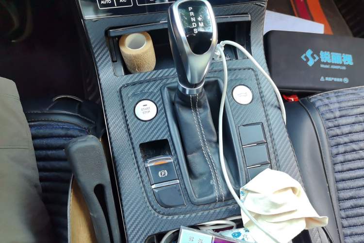 Used Hongqi H5 2019 30TD Dynamic Edition Gear Lever
