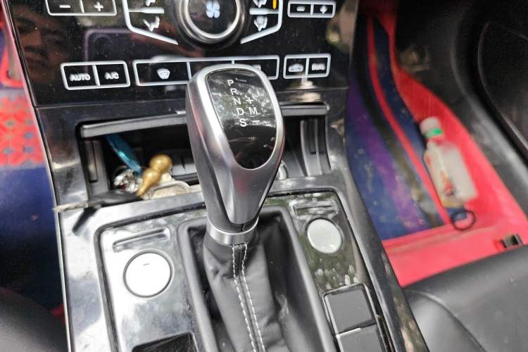 Used Hongqi H5 2019 30TD Dynamic Edition Gear Lever