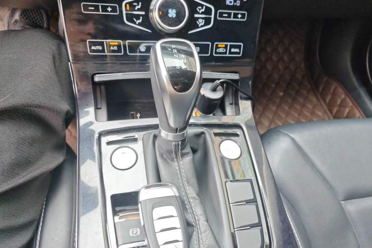 Used Hongqi H5 2019 30TD Dynamic Edition Gear Lever