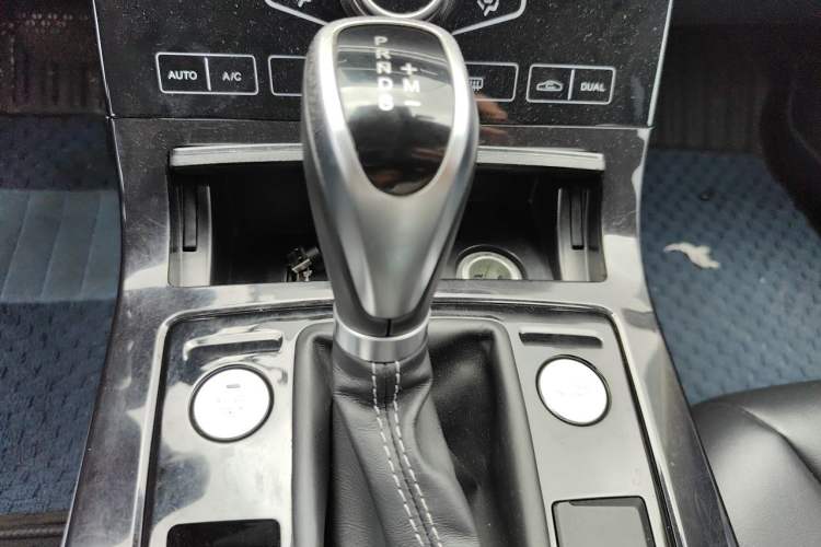 Used Hongqi H5 2019 30TD Smart Connect Dynamic Edition Gear Lever