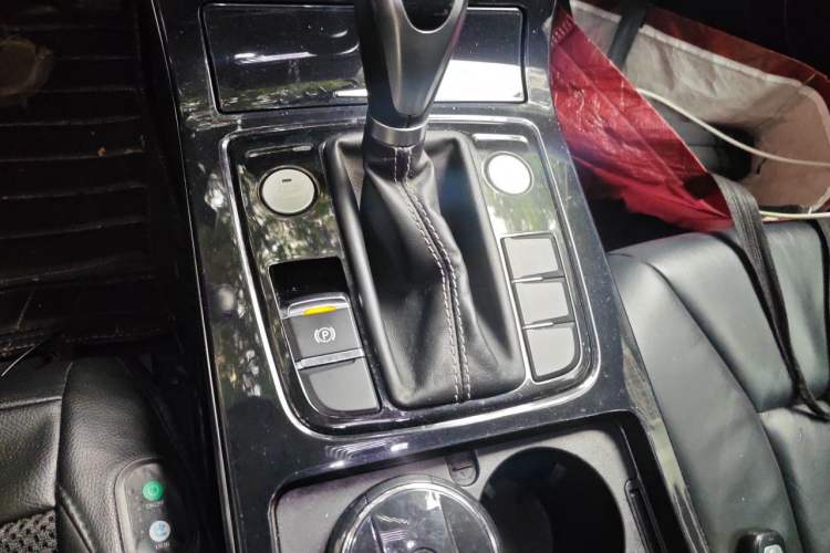 Used Hongqi H5 2019 30TD Dynamic Edition Gear Lever