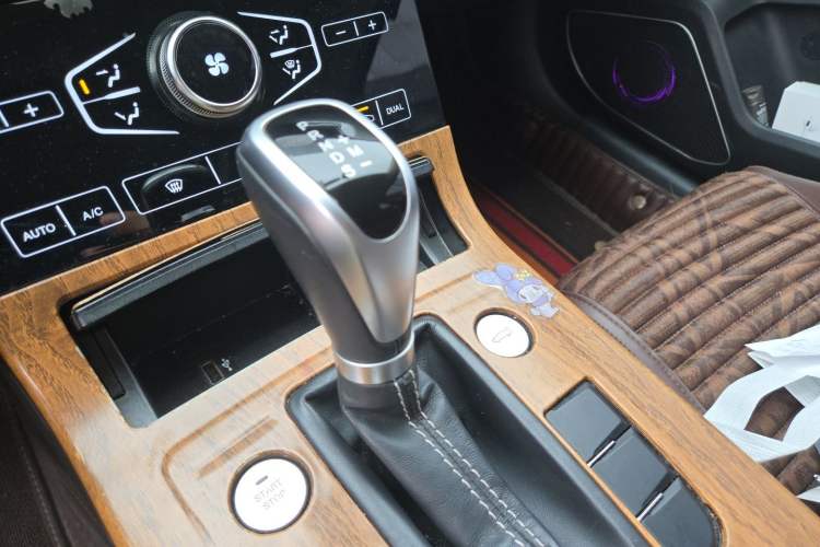 Used Hongqi H5 2019 30TD Dynamic Edition Gear Lever