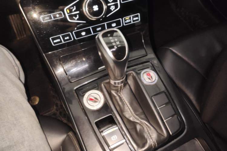 Used Hongqi H5 2019 30TD Dynamic Edition Gear Lever