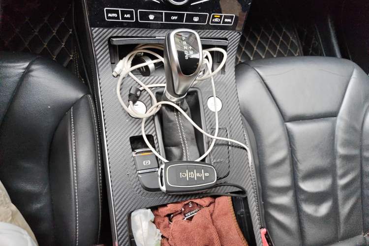 Used Hongqi H5 2019 30TD Dynamic Edition Gear Lever