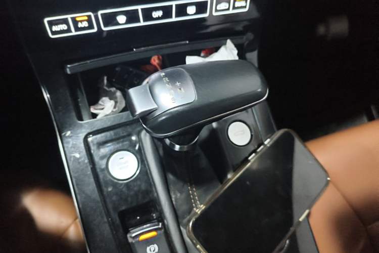 Used Hongqi H5 2019 30TD Smart Connect Dynamic Edition Gear Lever