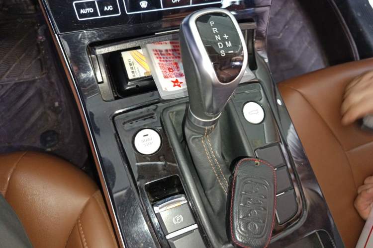 Used Hongqi H5 2019 30TD Dynamic Edition Gear Lever