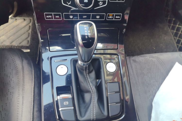 Used Hongqi H5 2019 30TD Dynamic Edition Gear Lever