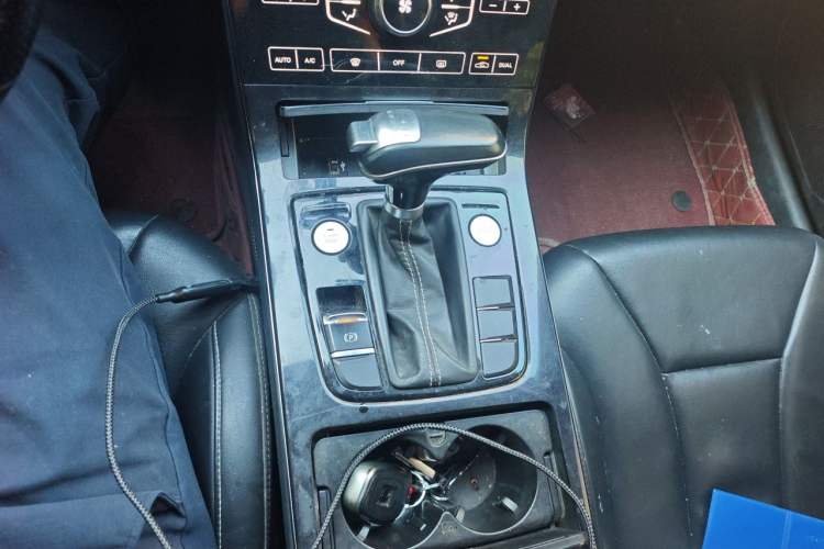 Used Hongqi H5 2019 30TD Dynamic Edition Gear Lever