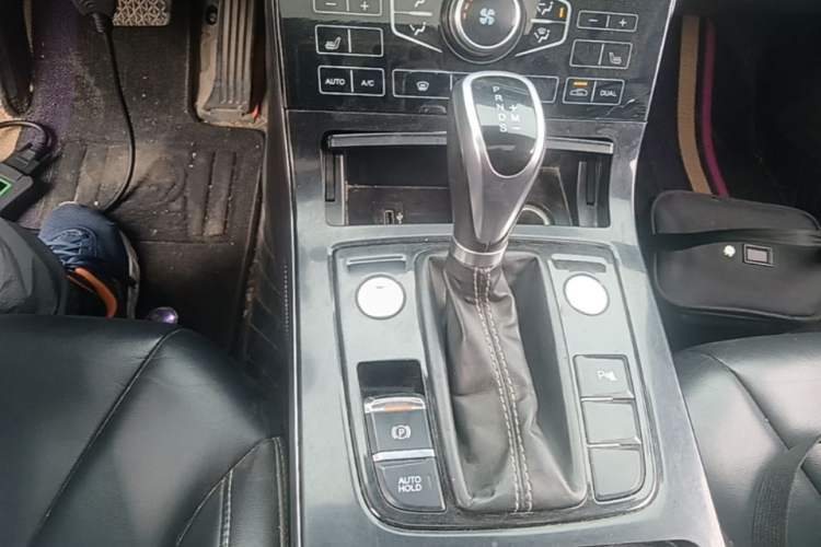 Used Hongqi H5 2019 30TD Smart Connect Dynamic Edition Gear Lever