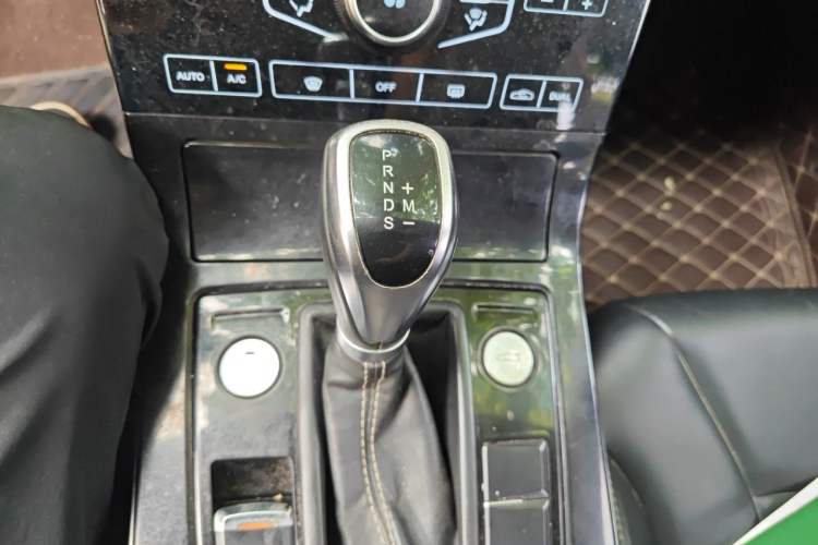 Used Hongqi H5 2019 30TD Dynamic Edition Gear Lever