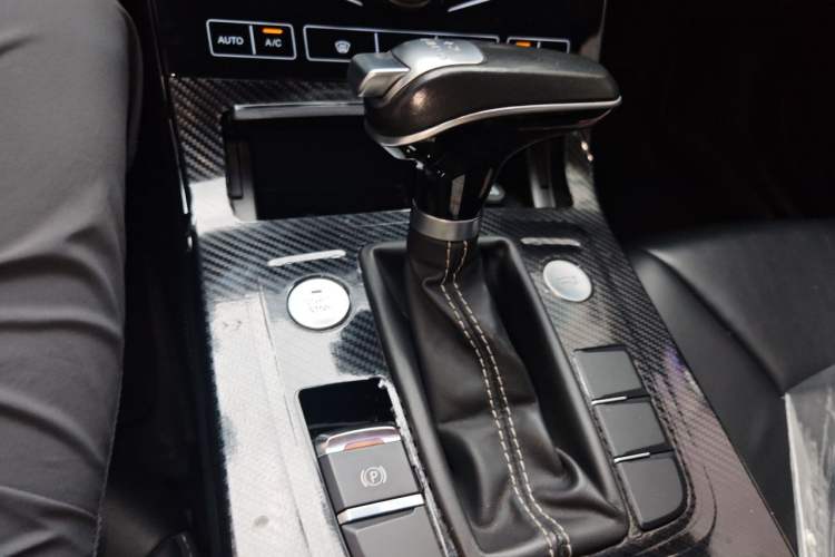 Used Hongqi H5 2019 30TD Dynamic Edition Gear Lever
