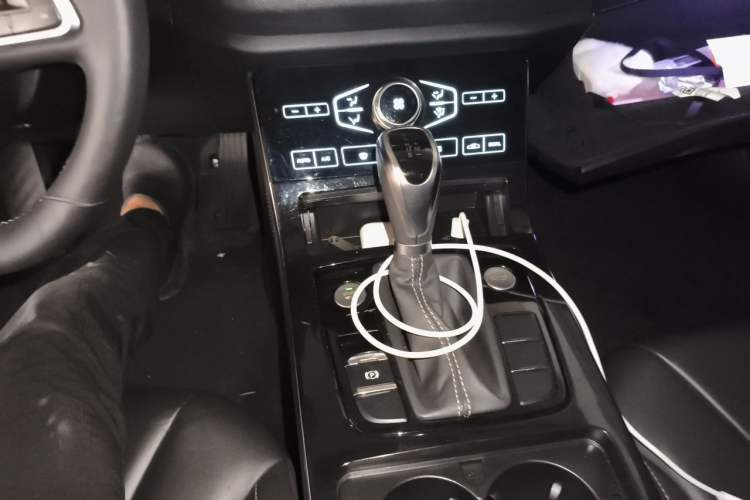 Used Hongqi H5 2019 30TD Dynamic Edition Gear Lever