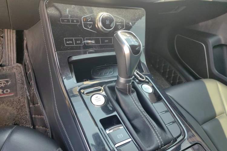 Used Hongqi H5 2019 30TD Dynamic Edition Gear Lever