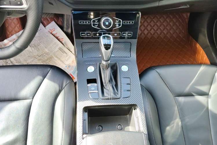 Used Hongqi H5 2019 30TD Dynamic Edition Gear Lever