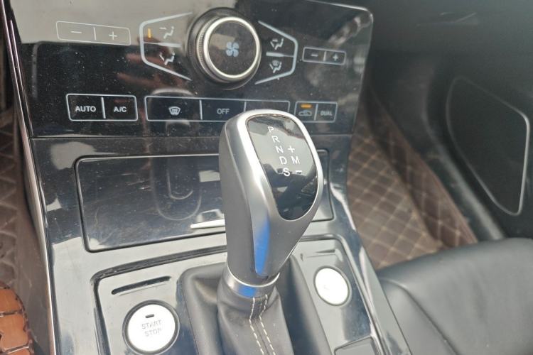 Used Hongqi H5 2019 30TD Dynamic Edition Gear Lever