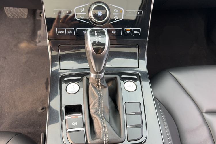 Used Hongqi H5 2019 30TD Smart Connect Dynamic Edition Gear Lever