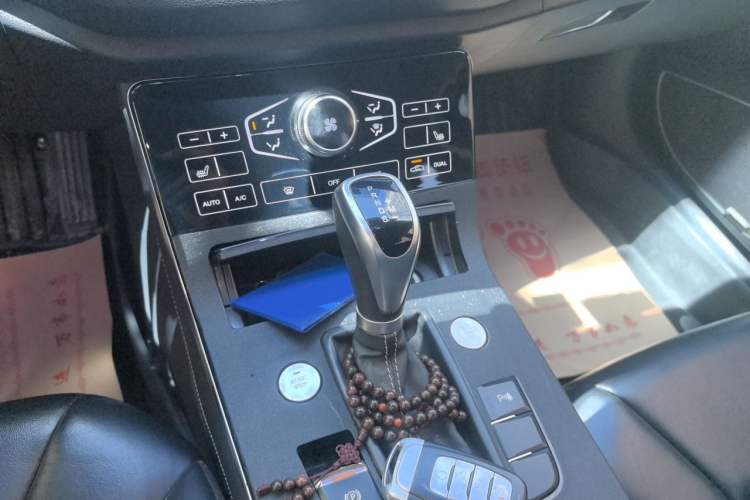 Used Hongqi H5 2019 30TD Smart Connect Dynamic Edition Gear Lever