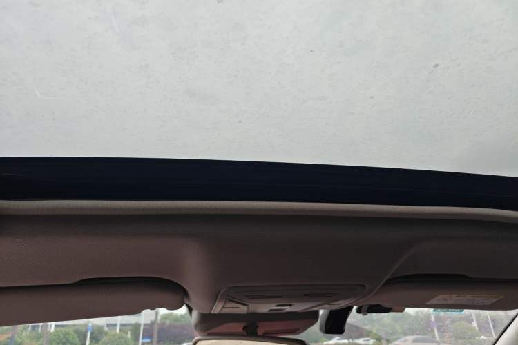 Used Hongqi H5 2019 30TD Dynamic Edition Headliner