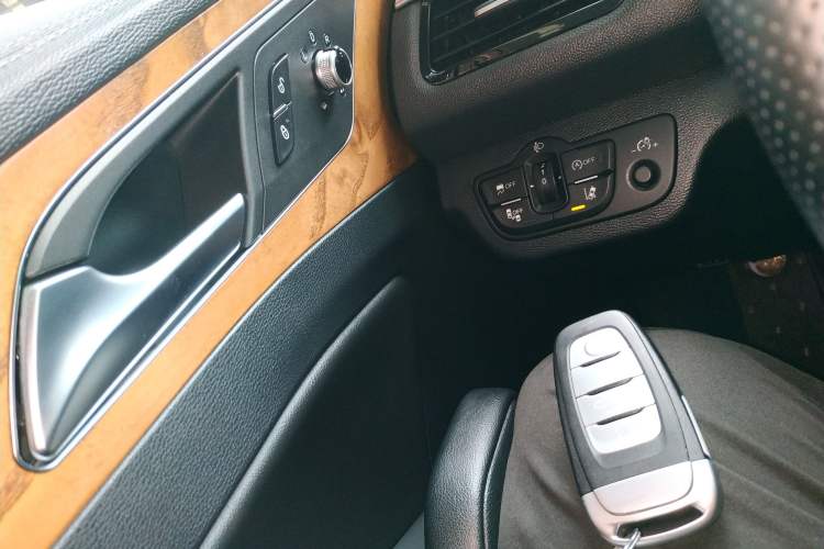 Used Hongqi H5 2019 30TD Smart Connect Enjoy Edition Interior 1