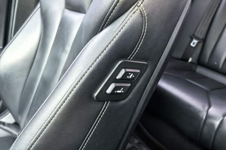 Used Hongqi H5 2019 30TD Smart Connect Dynamic Edition Interior 11