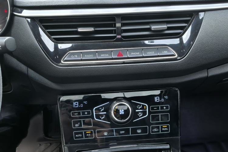 Used Hongqi H5 2019 30TD Smart Connect Dynamic Edition Interior 12