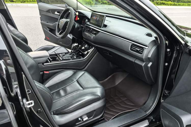 Used Hongqi H5 2019 30TD Smart Connect Dynamic Edition Interior 4
