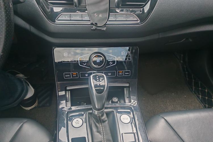 Used Hongqi H5 2019 30TD Dynamic Edition Interior 4