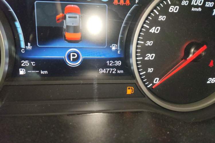 Used Hongqi H5 2019 30TD Smart Connect Dynamic Edition Odometer Close Up