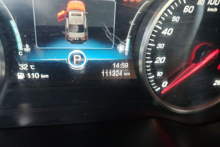 Used Hongqi H5 2019 30TD Dynamic Edition Odometer Close Up