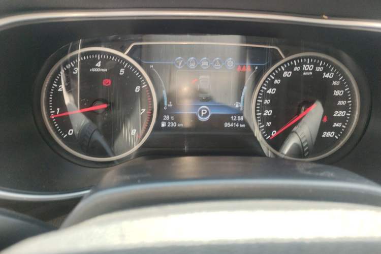 Used Hongqi H5 2019 30TD Smart Connect Dynamic Edition Odometer Close Up