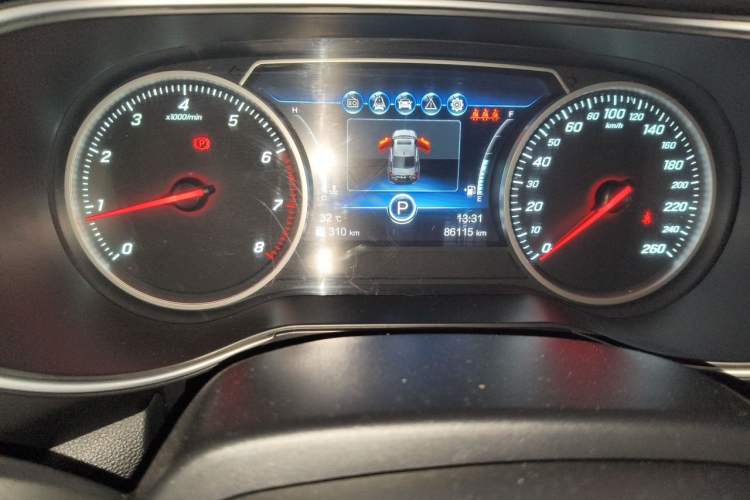 Used Hongqi H5 2019 30TD Dynamic Edition Odometer Close Up