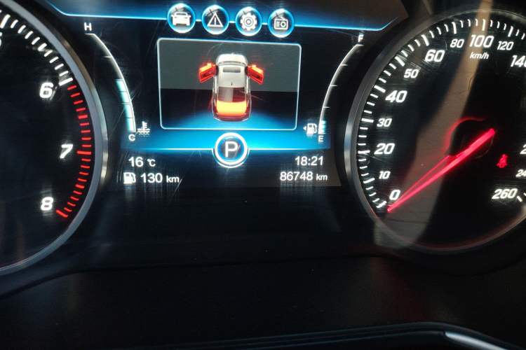 Used Hongqi H5 2019 30TD Dynamic Edition Odometer Close Up
