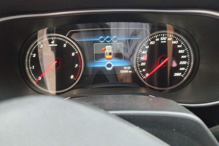 Used Hongqi H5 2019 30TD Dynamic Edition Odometer Close Up