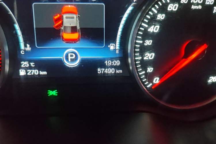 Used Hongqi H5 2019 30TD Dynamic Edition Odometer Close Up