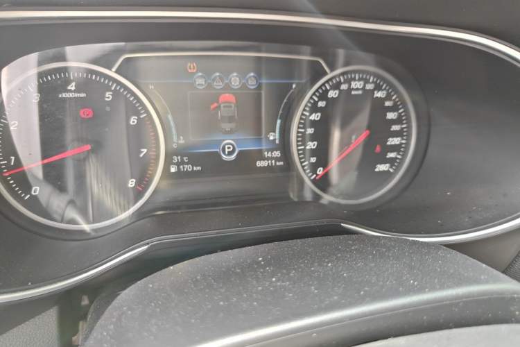Used Hongqi H5 2019 30TD Dynamic Edition Odometer Close Up