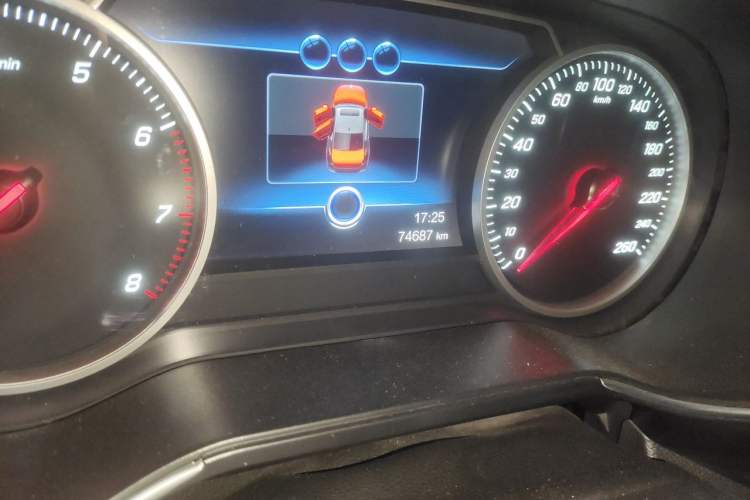 Used Hongqi H5 2019 30TD Dynamic Edition Odometer Close Up