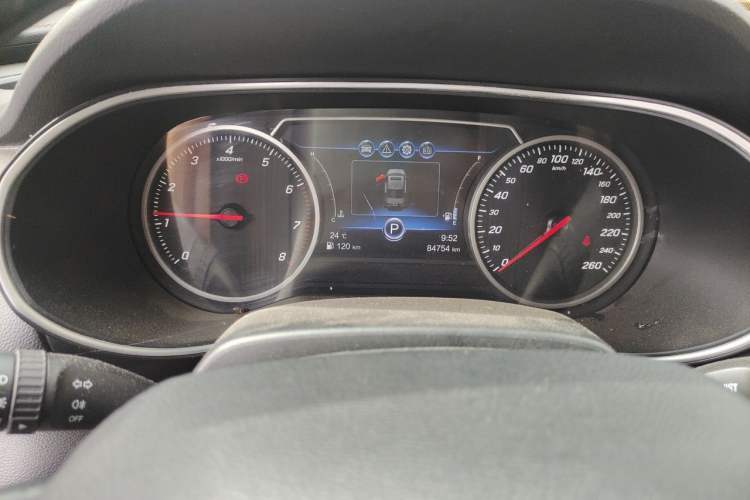 Used Hongqi H5 2019 30TD Dynamic Edition Odometer Close Up